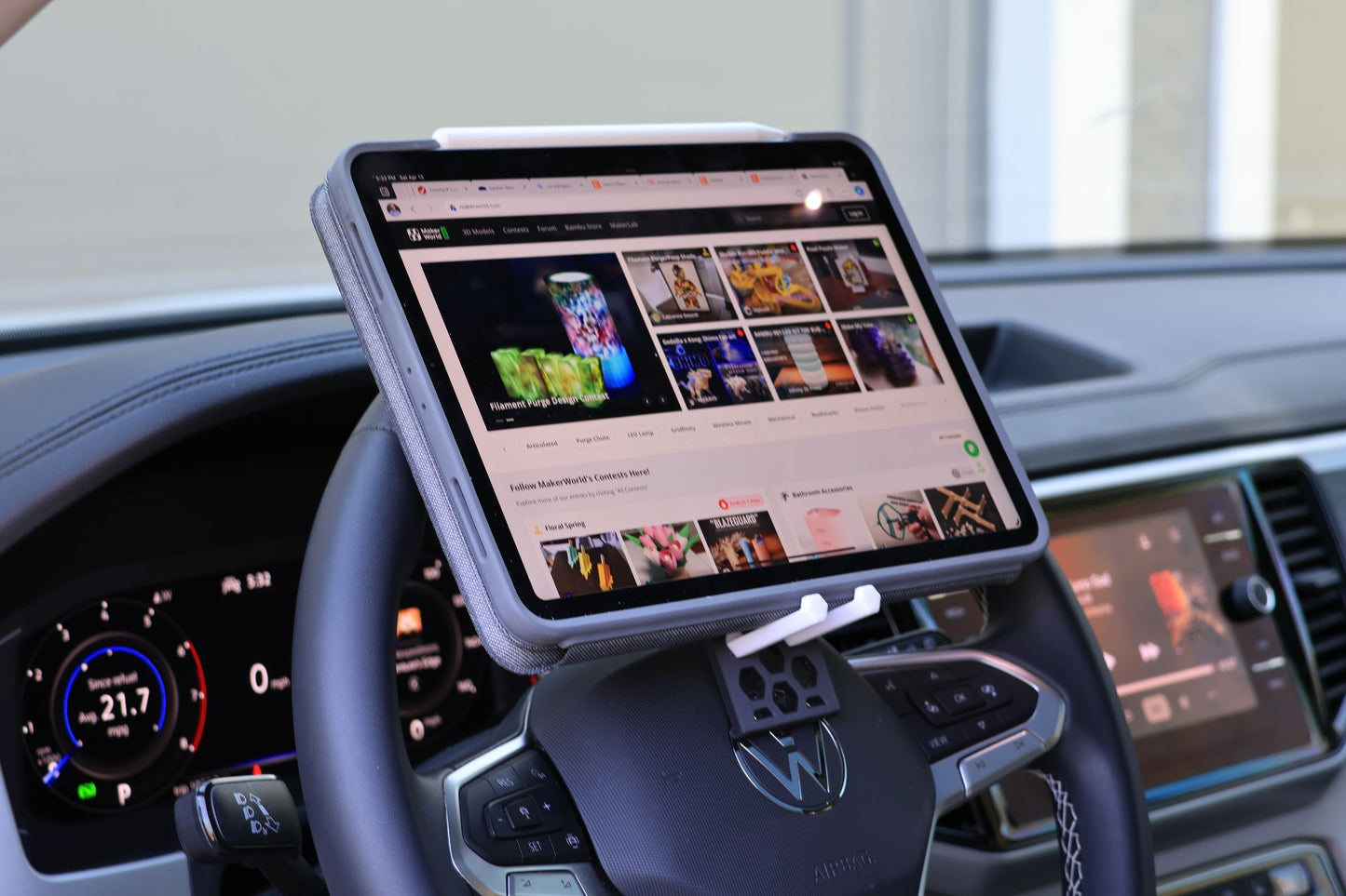 Modulare Lenkradhalterung für Handy & Tablet
