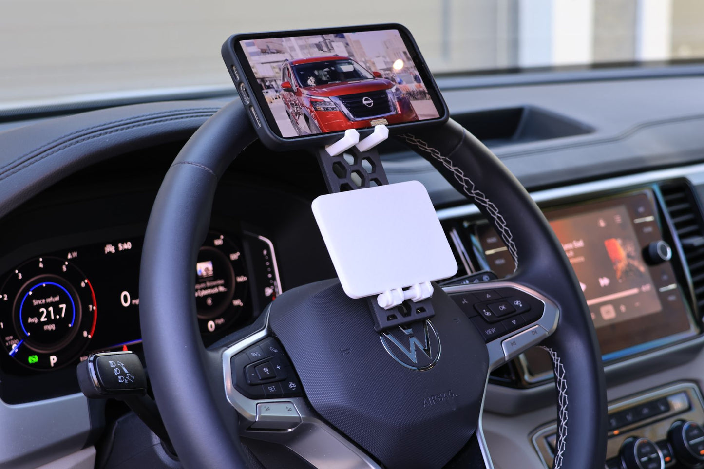 Modulare Lenkradhalterung für Handy & Tablet
